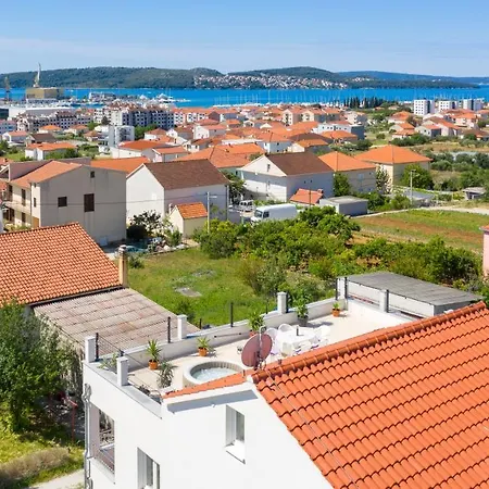 Luxury With Garden Jacuzzi And Wellness Διαμέρισμα