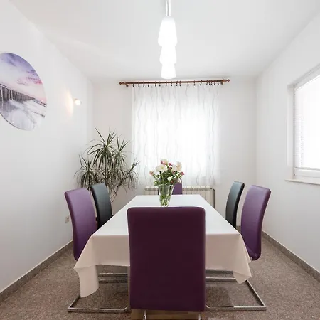 Luxury With Garden Jacuzzi And Wellness