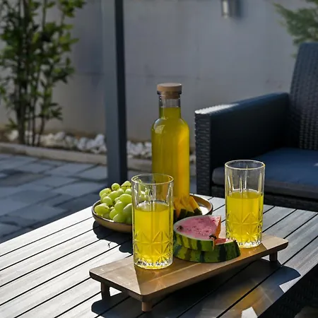 Luxury With Garden Jacuzzi And Wellness Διαμέρισμα *