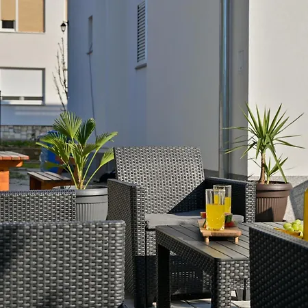 Διαμέρισμα Luxury With Garden Jacuzzi And Wellness Τρογκίρ