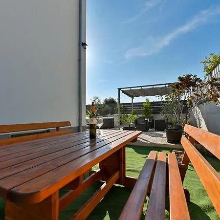 Luxury With Garden Jacuzzi And Wellness Apartamento Trogir