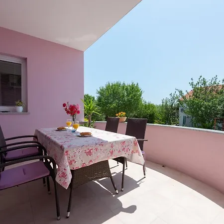 Luxury With Garden Jacuzzi And Wellness Apartamento Trogir