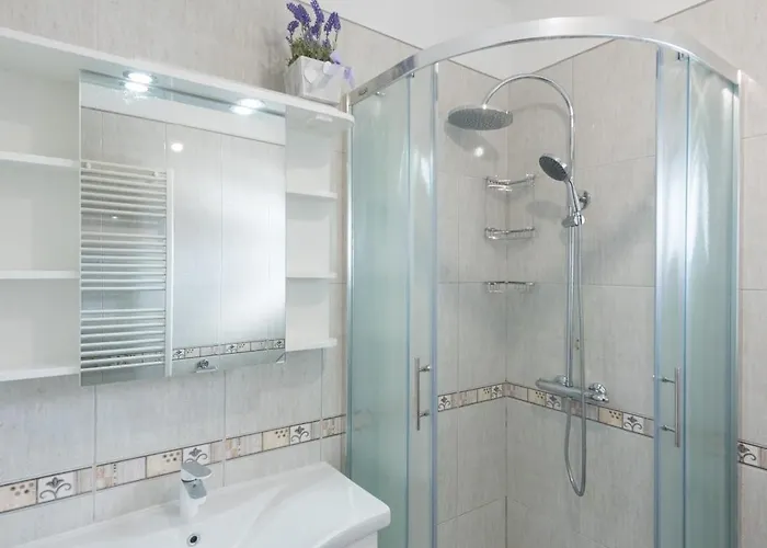 Luxury With Garden Jacuzzi And Wellness