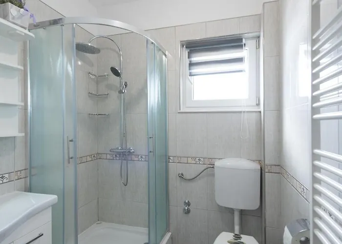 Luxury With Garden Jacuzzi And Wellness Τρογκίρ
