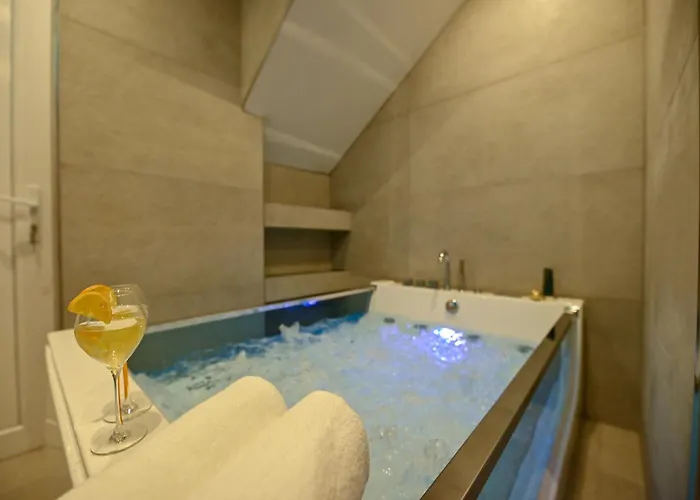Luxury With Garden Jacuzzi And Wellness *