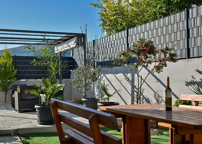 Διαμέρισμα Luxury With Garden Jacuzzi And Wellness *