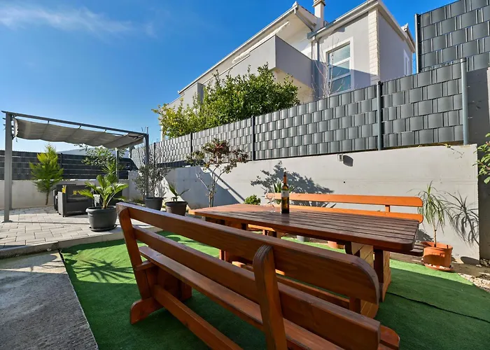 公寓 Luxury With Garden Jacuzzi And Wellness *
