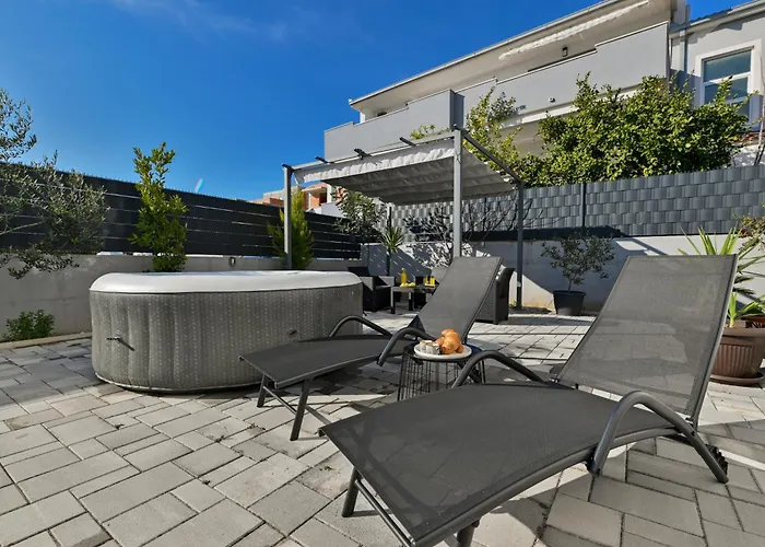 公寓 Luxury With Garden Jacuzzi And Wellness