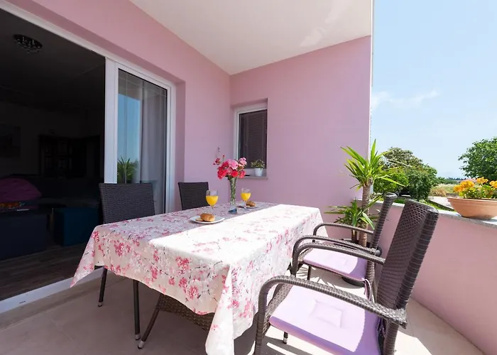 Luxury With Garden Jacuzzi And Wellness Διαμέρισμα *