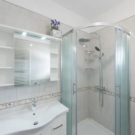 Luxury With Garden Jacuzzi And Wellness