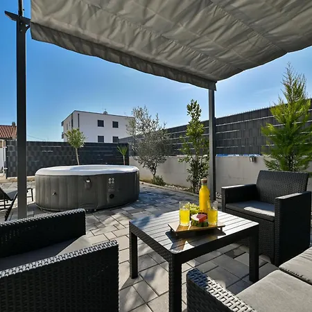 Luxury With Garden Jacuzzi And Wellness *