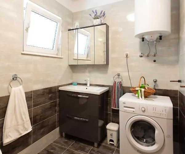 Luxury With Garden Jacuzzi And Wellness Appartement *