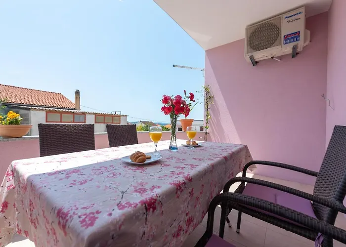 Luxury With Garden Jacuzzi And Wellness Appartement Trogir